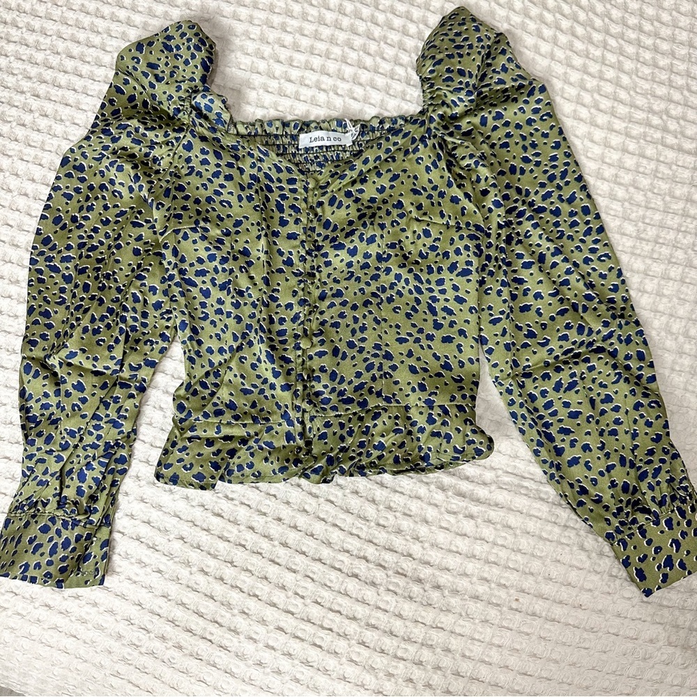Smock Leopard Print Olive Green Chic Ruffle Peplum Puff Sleeves Blouse - Picture 6 of 8